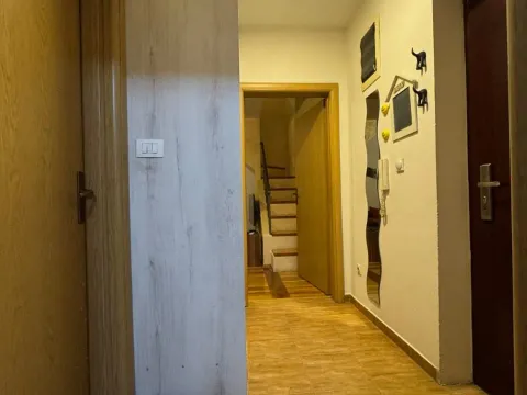 Izdavanje, kuća, 59m², Momišići, Podgorica - image 8