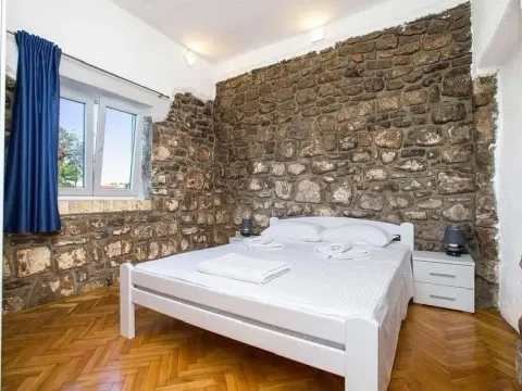 Izdavanje, kuća, 110m², Đuraševići, Tivat - image 5
