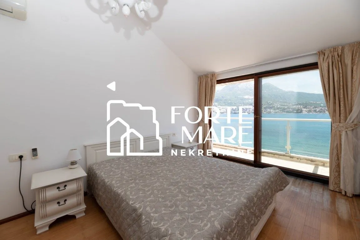 Prodaja, trosoban stan, 118m², Njivice, Herceg Novi