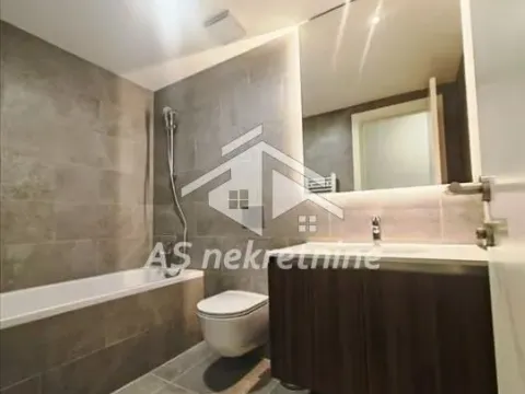 Izdavanje, četvorosoban stan, 120m², Savski Venac, Beograd - image 13