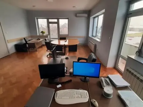 Rent, office space, 727m², Klisa, Novi Sad Sve Podlokacije - image 14