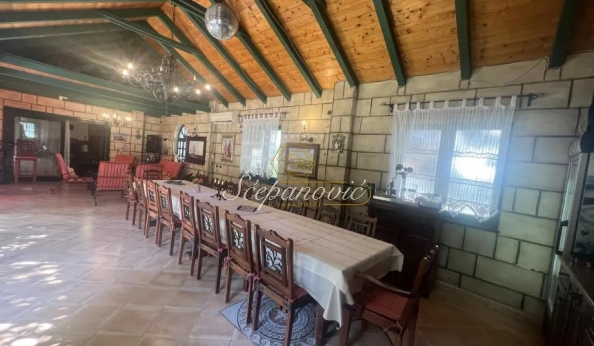 Prodaja, kuća, 202m², Sremska Kamenica, Petrovaradin