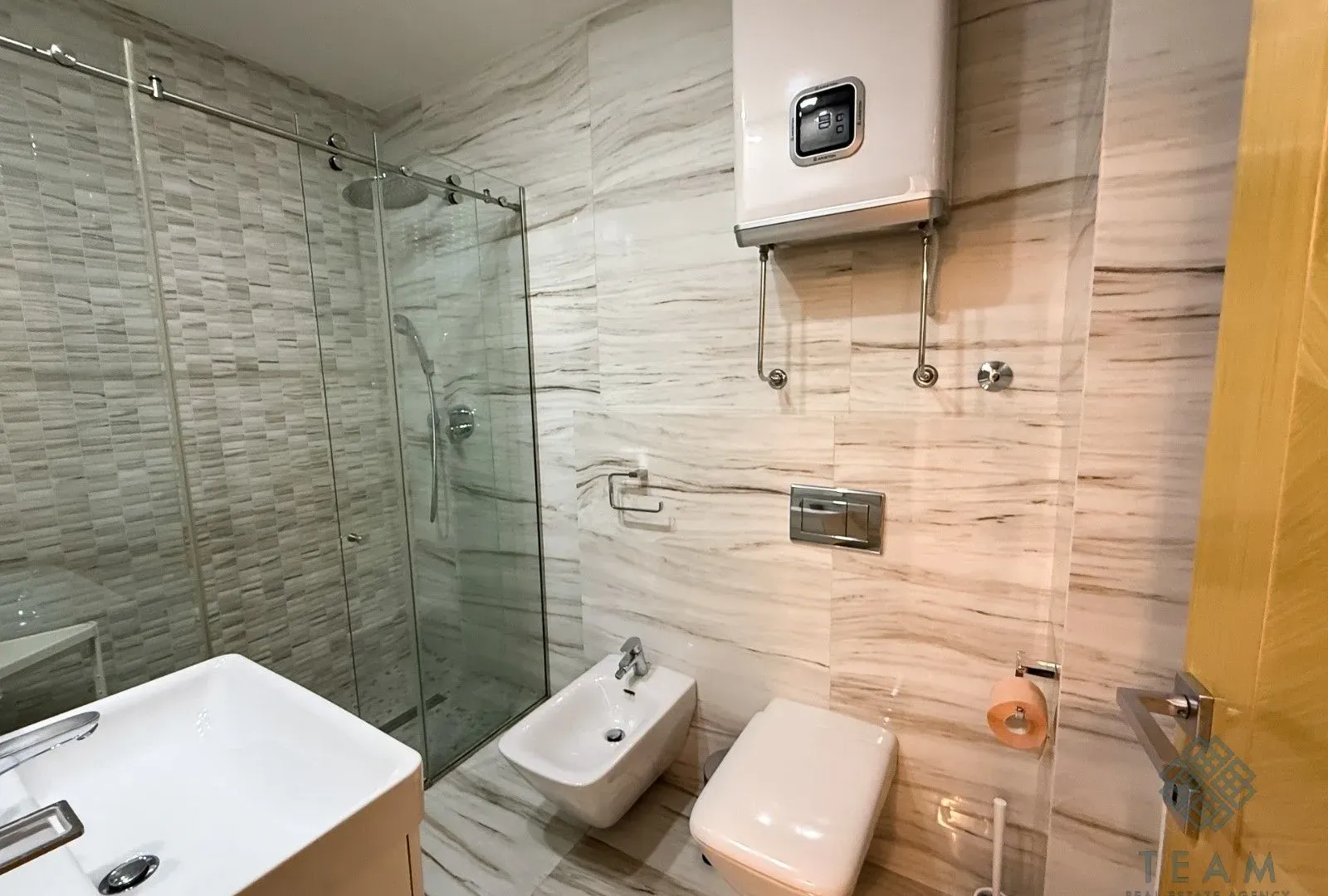 Rent, three bedroom apartment, 101m², Momišići, Podgorica
