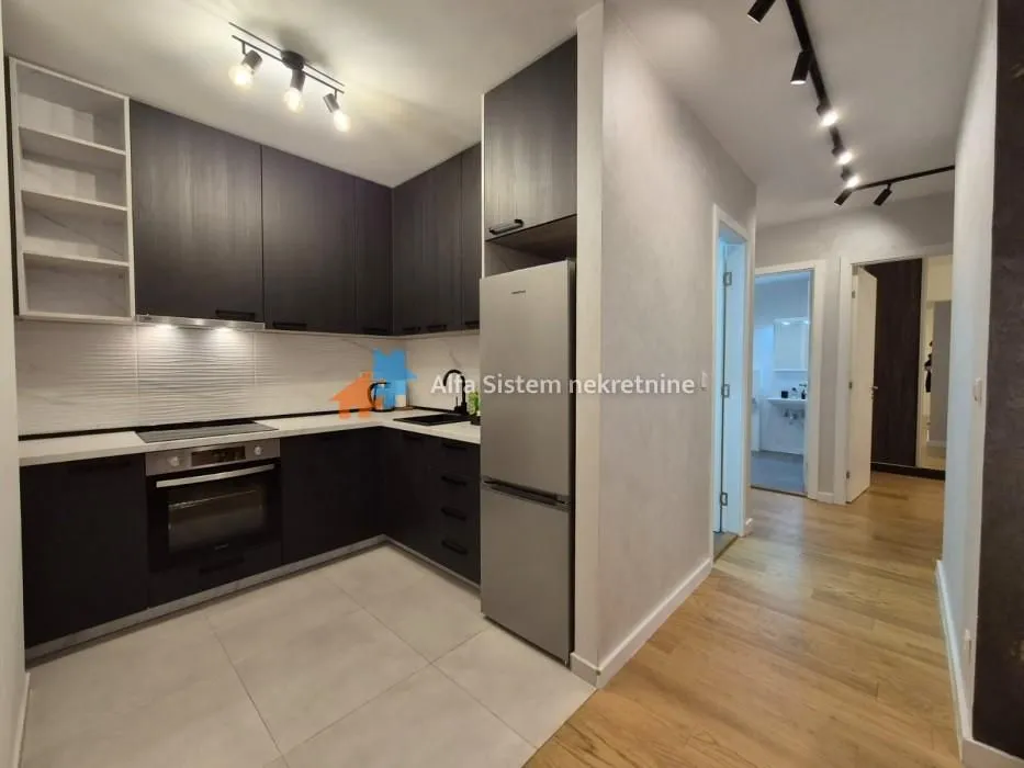 Izdavanje, trosoban stan, 95m², Trošarina, Voždovac Sve Podlokacije