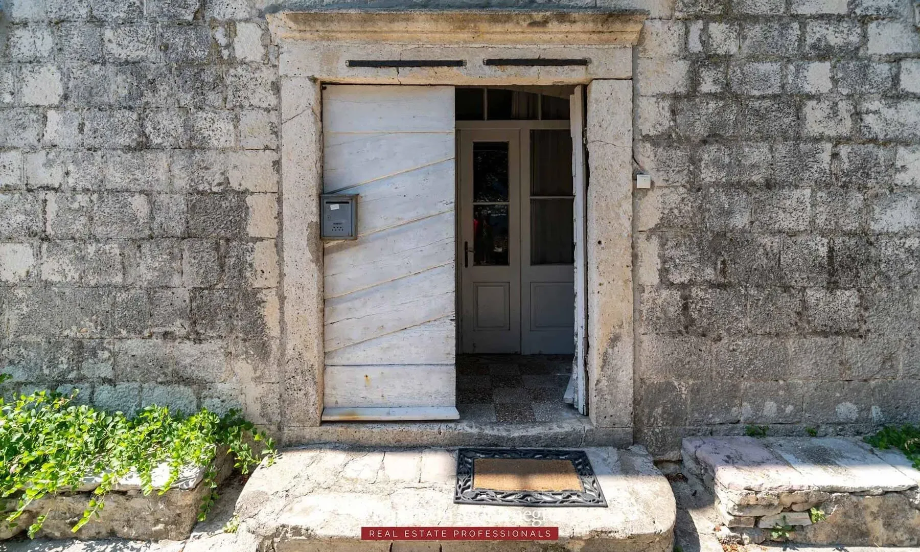 Prodaja, kuća, 321m², Prčanj, Kotor