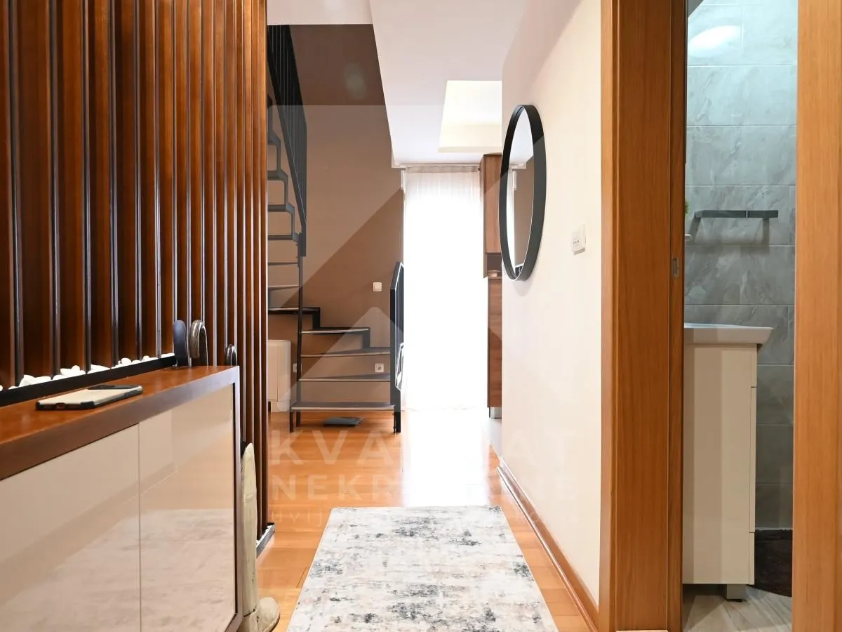 Prodaja, četvorosoban stan, 153m², Zabjelo, Podgorica