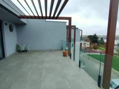 Izdavanje, četvorosoban stan, 200m², Sremska Kamenica, Petrovaradin - image 16