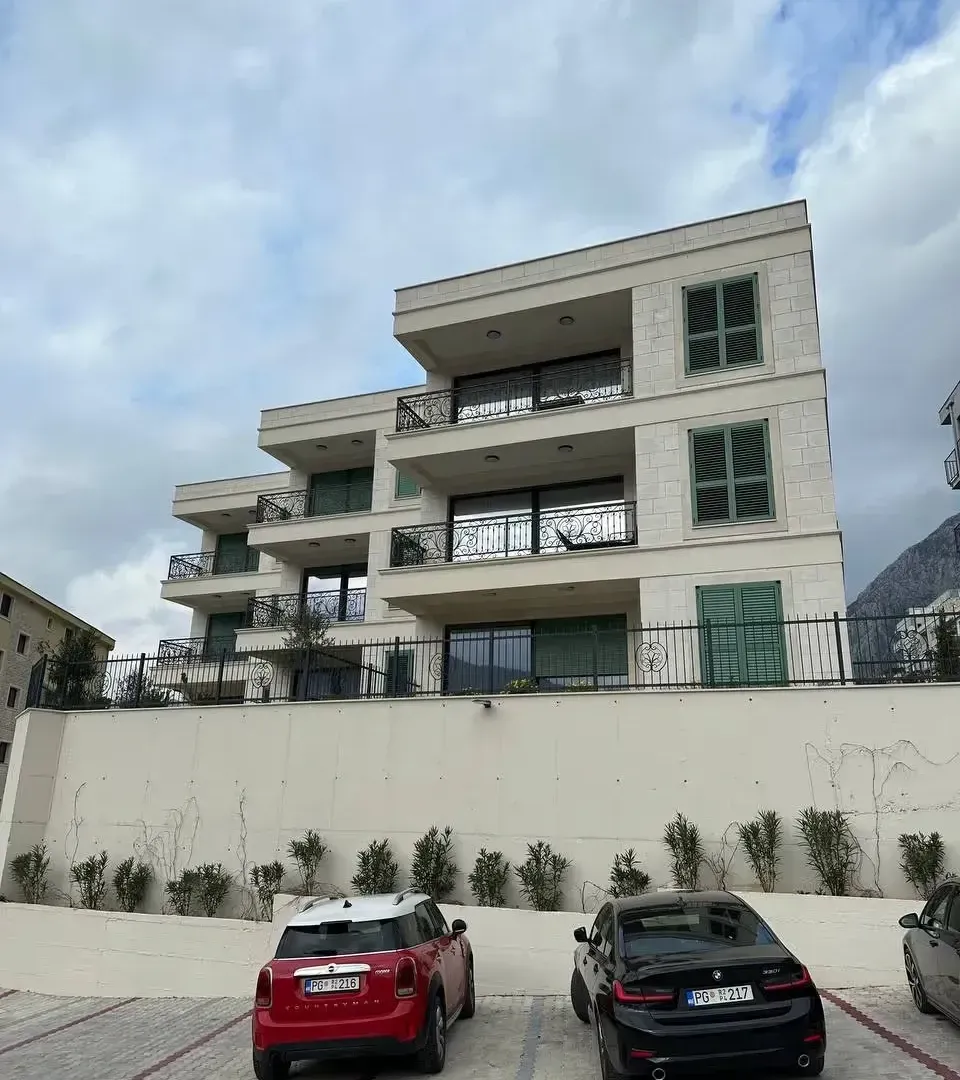 Rent, apartment, 81m², Kotor, Crna Gora