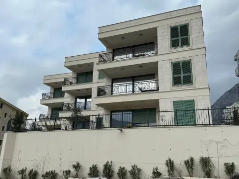 Rent, apartment, 81m², Kotor, Crna Gora - image 3