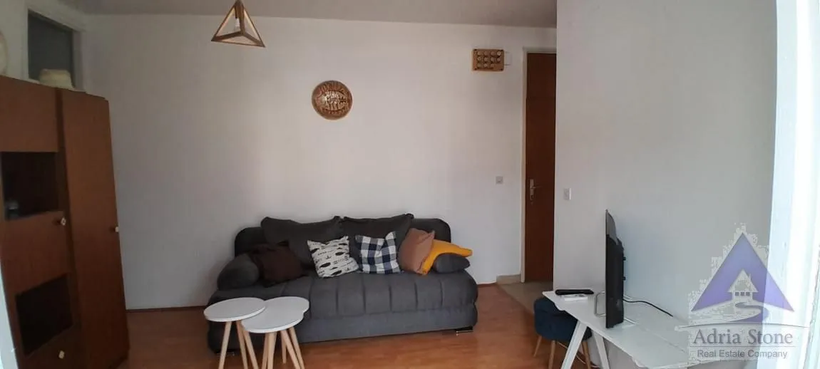 Rent, one bedroom apartment, 42m², Centar, Budva