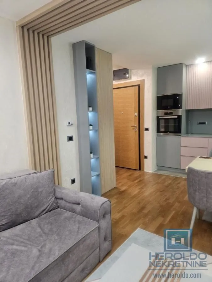 Prodaja, jednosoban stan, 46m², Centar, Zlatibor