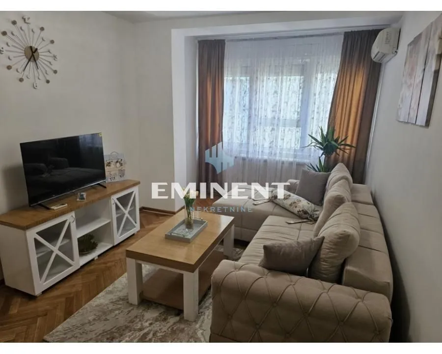 Izdavanje, dvosoban stan, 60m², Kalenić Pijaca, Vračar Sve Podlokacije