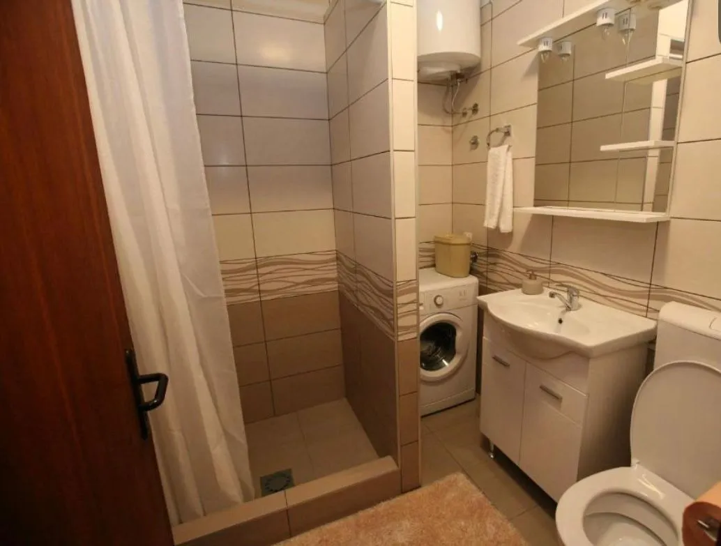 Izdavanje, jednosoban stan, 40m², Kavač, Kotor