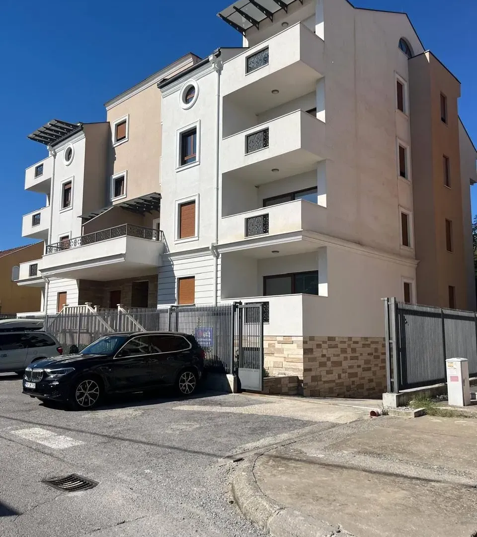 Sale, four bedroom apartment, 155m², Gorica C, Podgorica