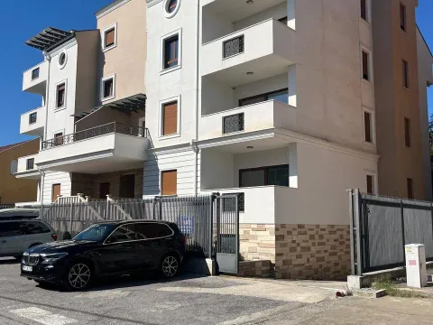 Prodaja, četvorosoban stan, 155m², Gorica C, Podgorica - image 10