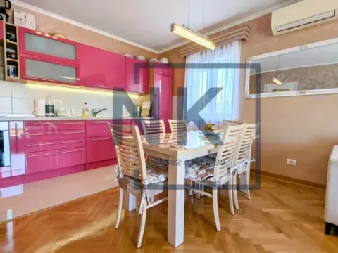 Rent, two bedroom apartment, 88m², City Kvart, Podgorica - image 5