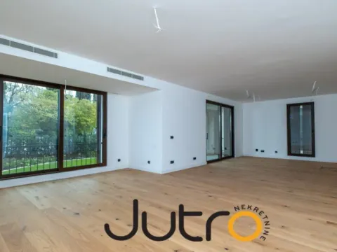 Prodaja, trosoban stan, 137m², Centar, Podgorica - image 2