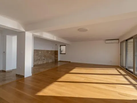Sale, three bedroom apartment, 160m², Pržno, Budva - image 2