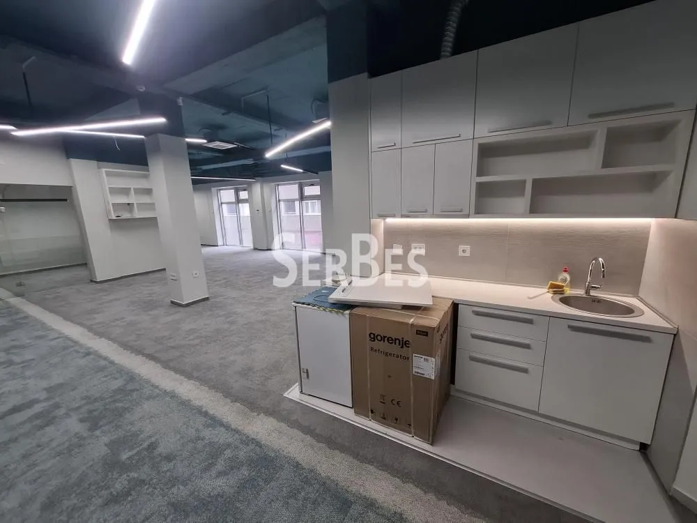 Rent, office space, 131m², Bulevar Oslobodjenja, Novi Sad Sve Podlokacije