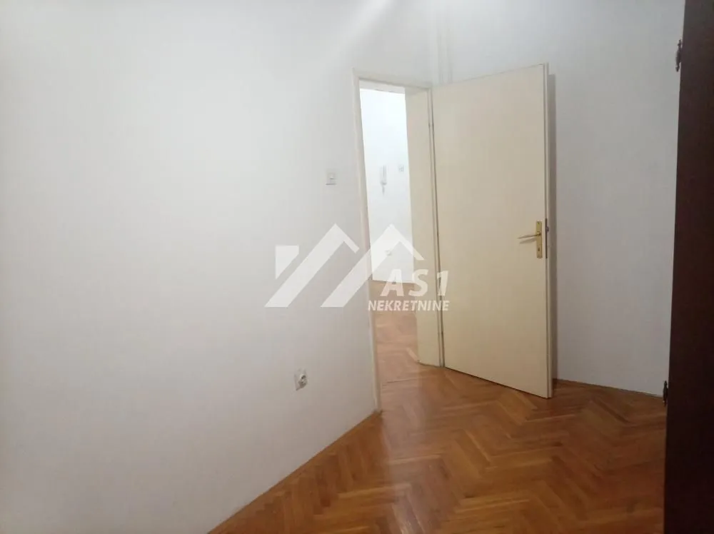 Izdavanje, dvosoban stan, 53m², Grbavica, Novi Sad Sve Podlokacije