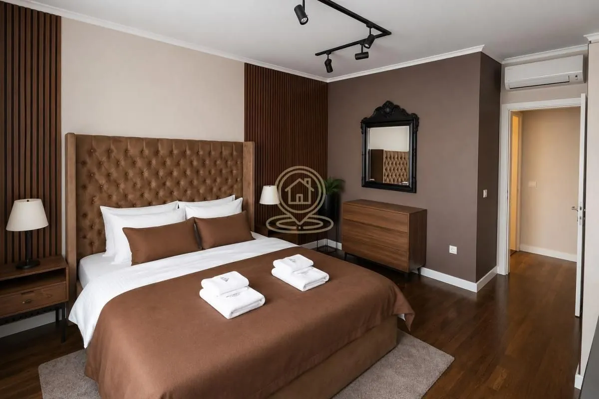 Izdavanje, dvosoban stan, 55m², Savski Venac, Beograd
