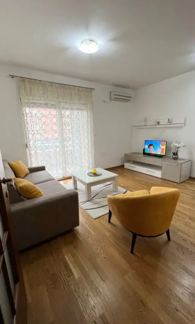 Izdavanje, jednosoban stan, 51m², City Kvart, Podgorica