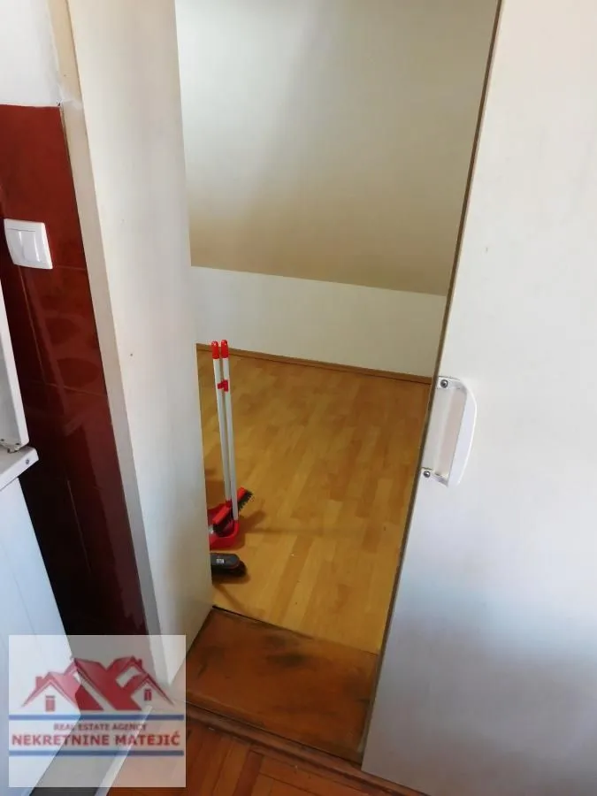 Izdavanje, jednosoban stan, 33m², Centar, Kragujevac