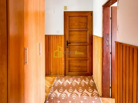 Sale, house, 370m², Tološi, Podgorica - image 11