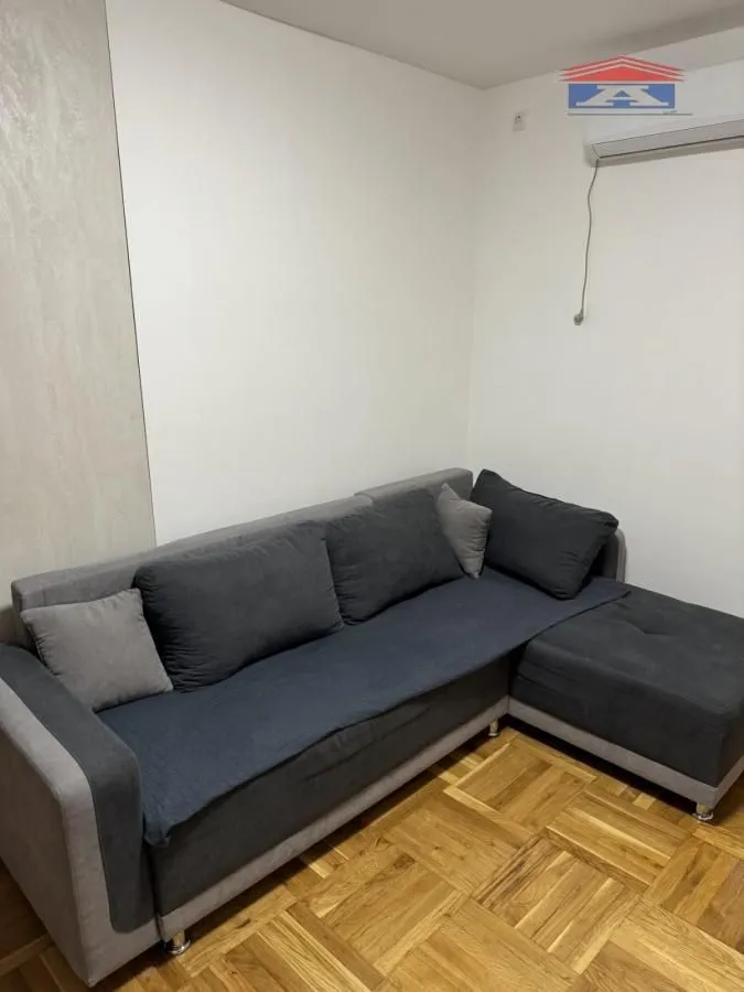Izdavanje, garsonjera, 25m², Grbavica, Novi Sad Sve Podlokacije