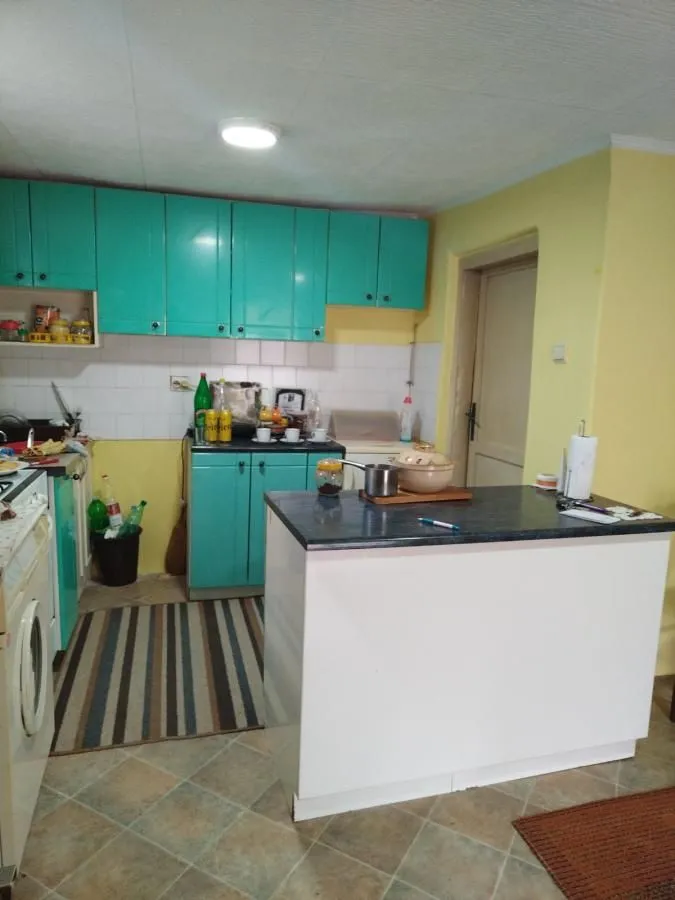 Prodaja, kuća, 130m², Taraš, Zrenjanin