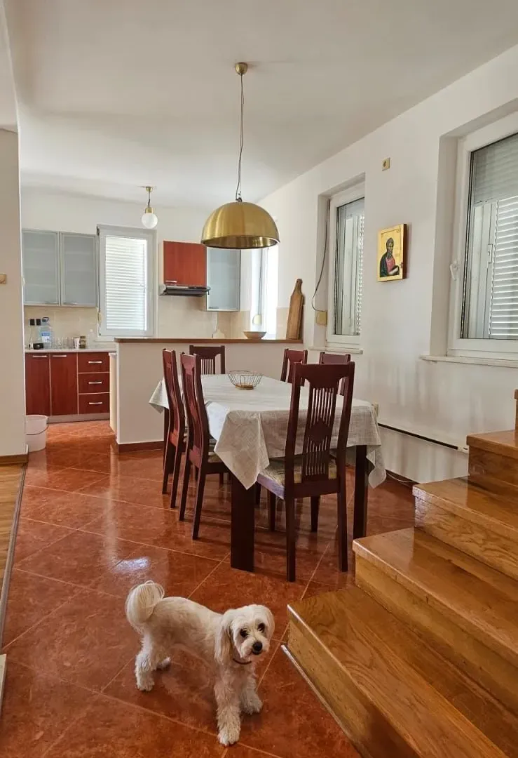 Izdavanje, kuća, 180m², Krimovica, Kotor