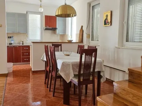 Rent, house, 180m², Krimovica, Kotor - image 23