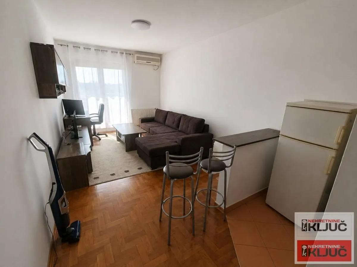 Prodaja, garsonjera, 31m², Bulevar Evrope, Novi Sad Sve Podlokacije