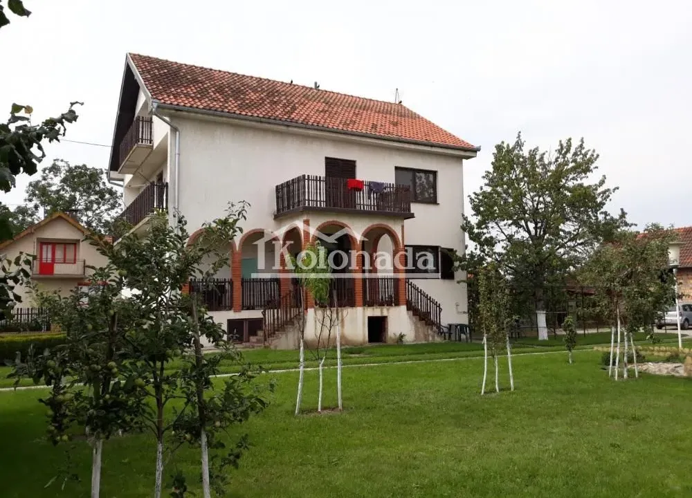 Sale, house, 377m², Centar, Inđija