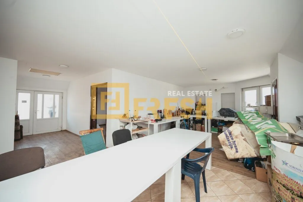 Rent, office space, 110m², Stari Aerodrom, Podgorica