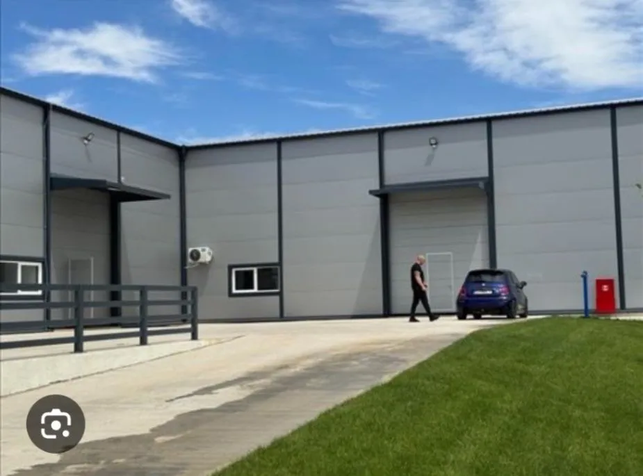 Izdavanje, poslovni prostor, 600m², Mareza, Podgorica