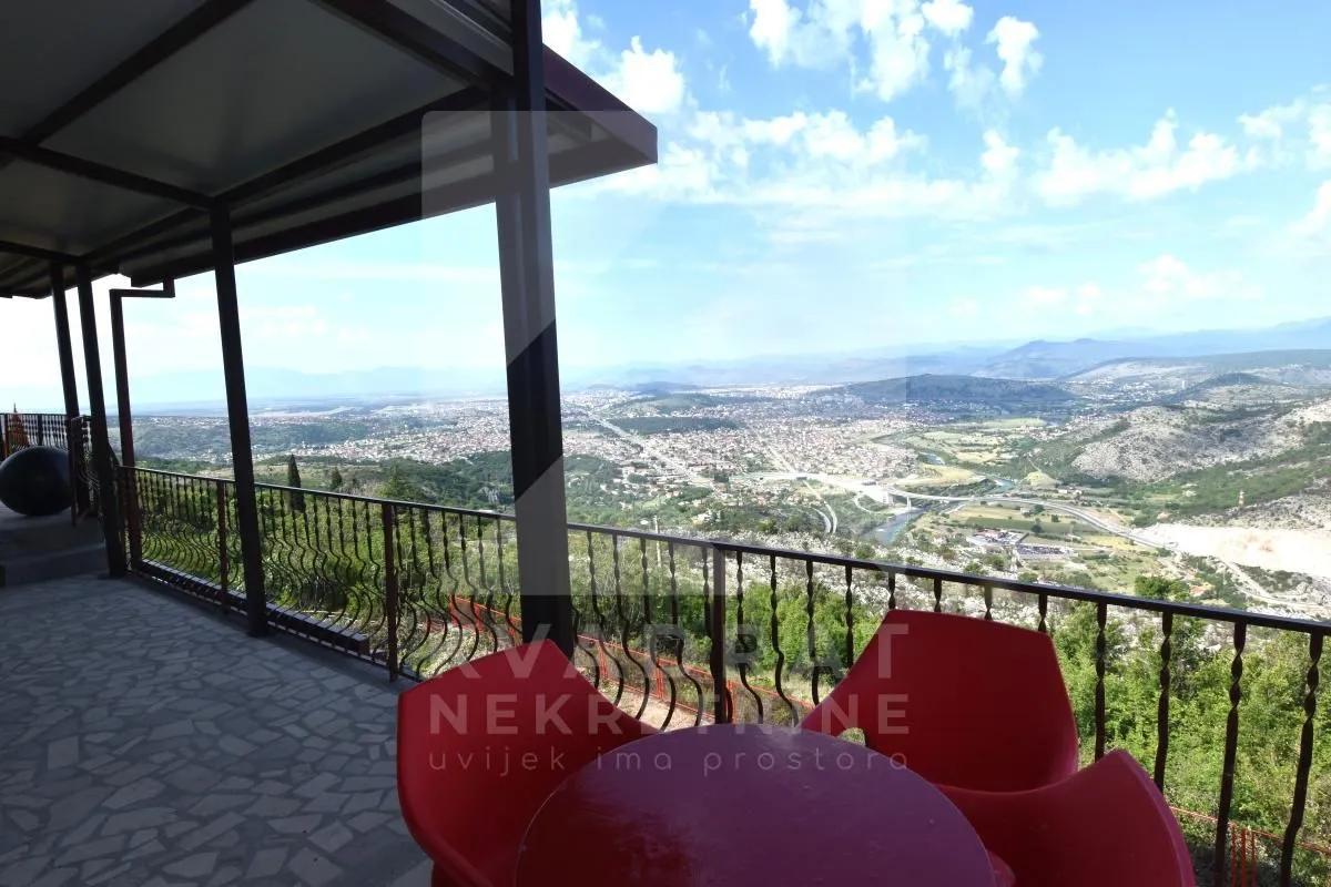 Izdavanje, kuća, 130m², Zlatica, Podgorica