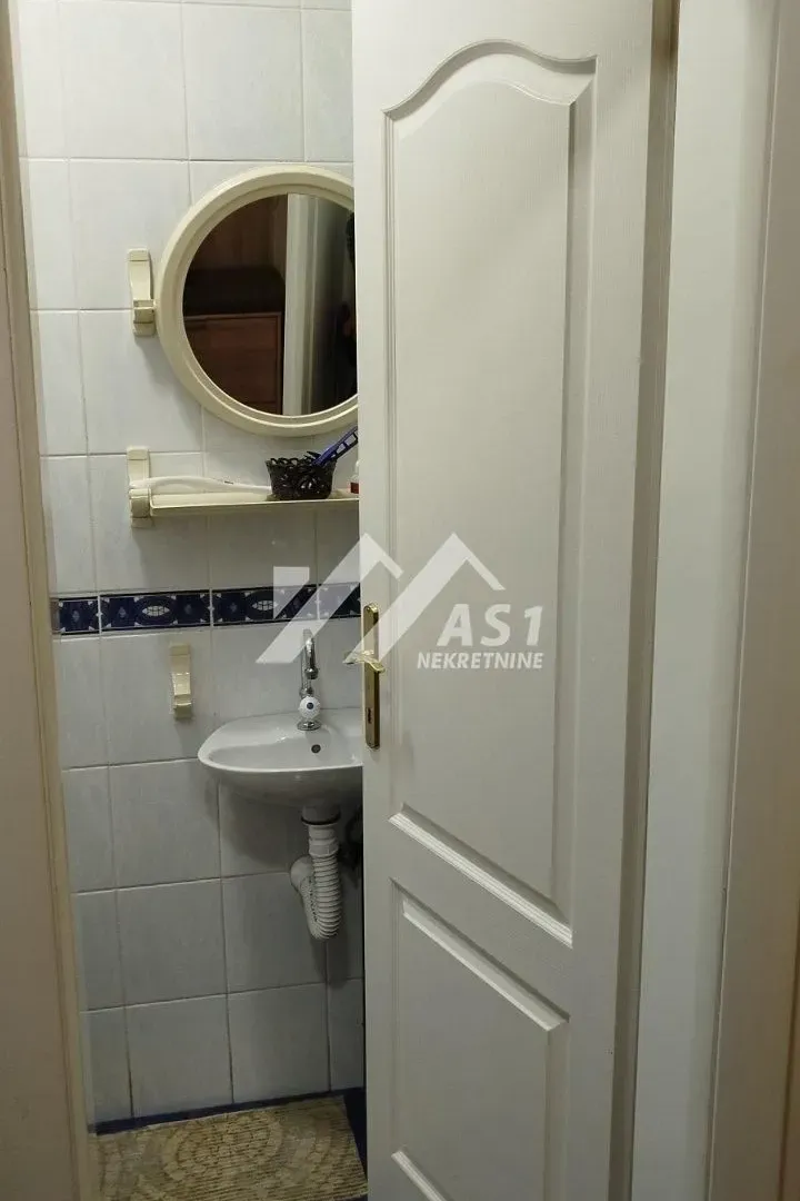 Prodaja, četvorosoban stan, 80m², Grbavica, Novi Sad Sve Podlokacije