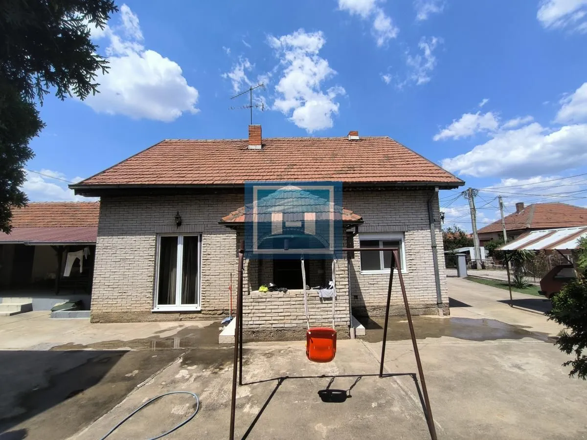 Sale, house, 250m², Ćuprija, Srbija