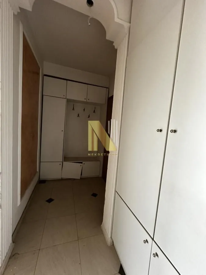 Izdavanje, poslovni prostor, 72m², Bulevar Oslobodjenja, Novi Sad Sve Podlokacije