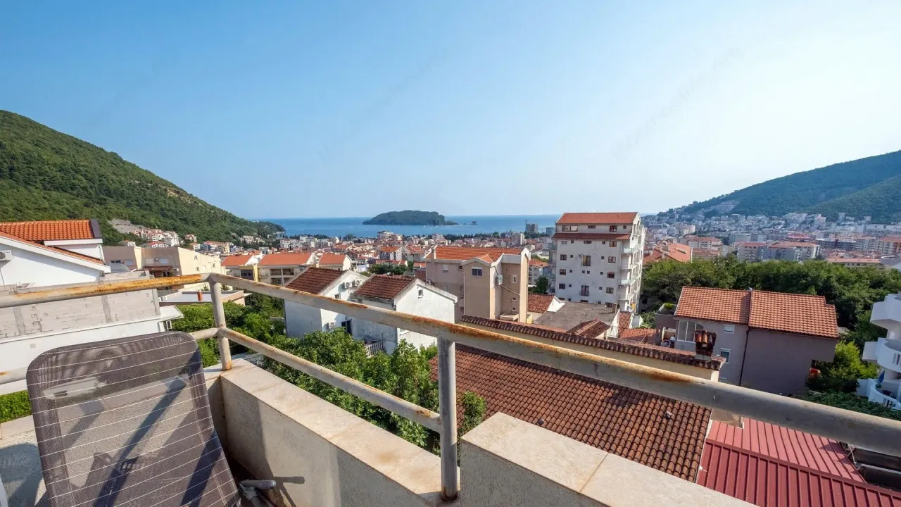 Prodaja, dvosoban stan, 76m², Lazi, Budva