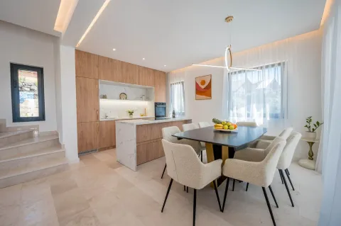 Prodaja, kuća, 250m², Mrčevac, Tivat - image 4