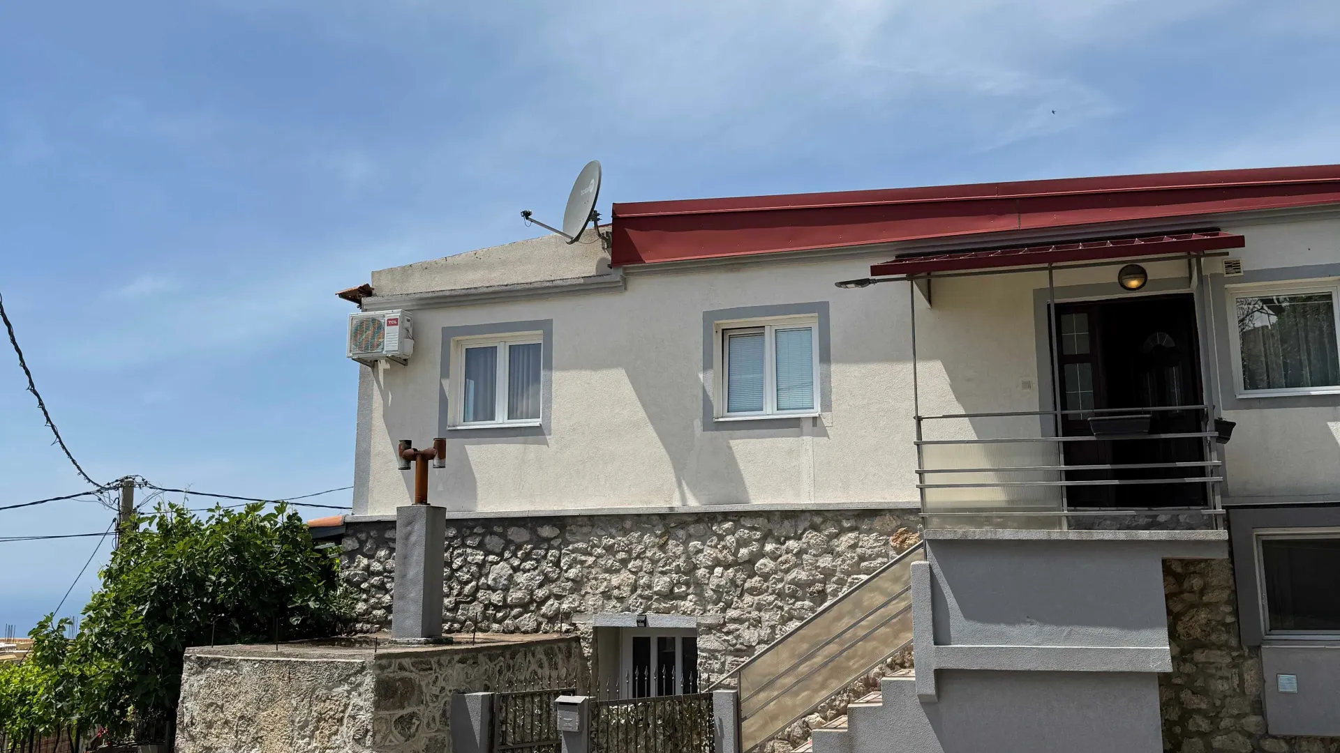 Izdavanje, kuća, 110m², Dobre Vode, Bar