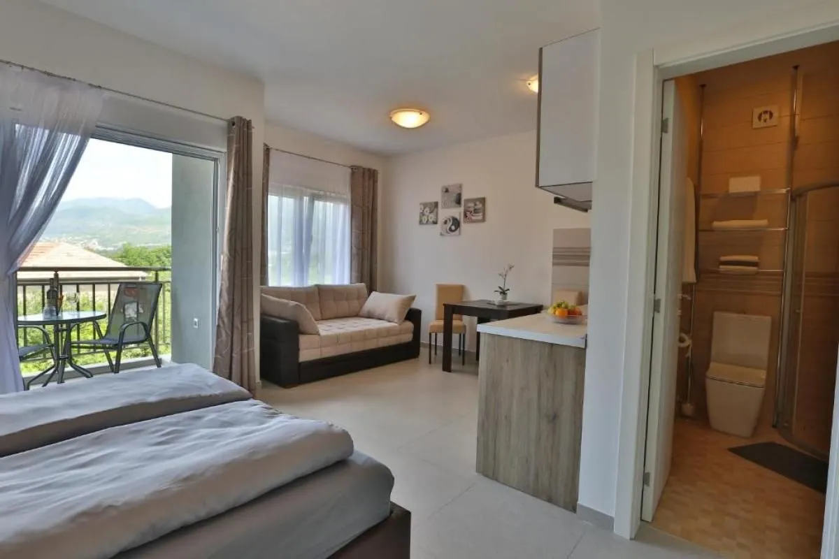 Prodaja, kuća, 469m², Đuraševići, Tivat