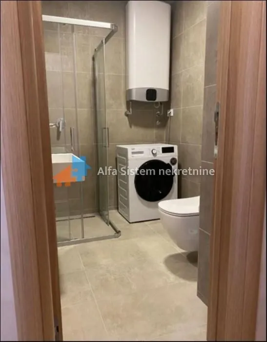 Izdavanje, stan, 41m², Vračar Sve Podlokacije, Beograd
