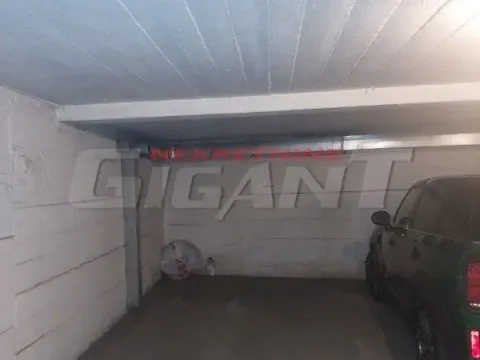 Prodaja, parking/garaža, 12m², Vukov Spomenik, Zvezdara Sve Podlokacije - image 2