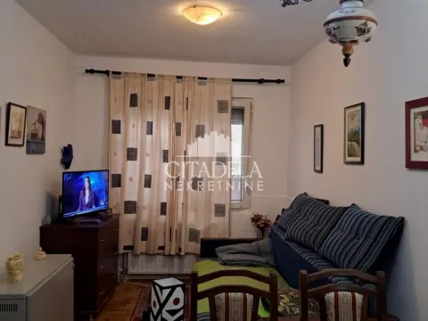 Prodaja, jednosoban stan, 28m², Kneževac, Beograd - image 1