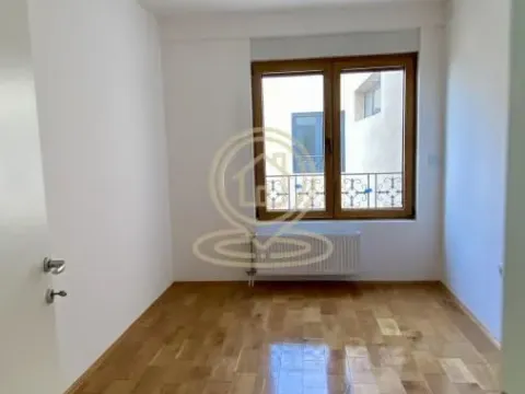 Stan in Crveni Pevac