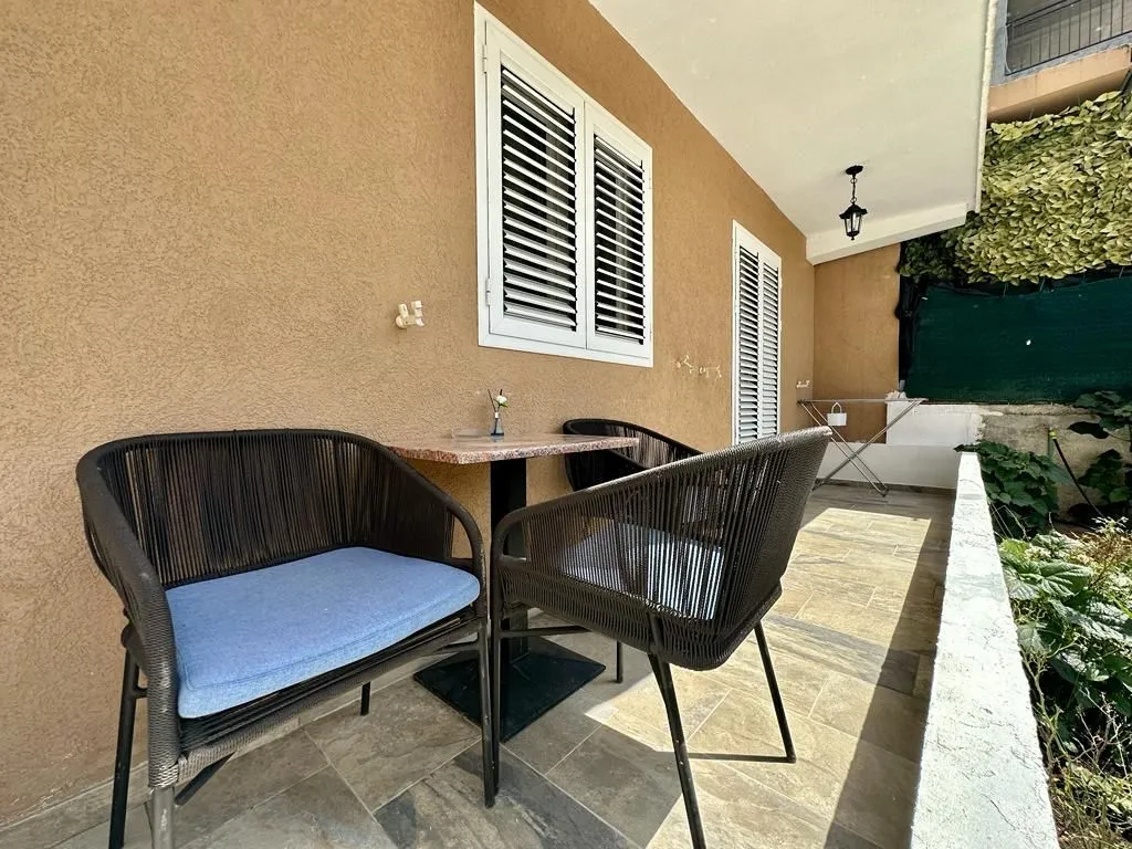 Rent, two bedroom apartment, 81m², Mažina, Tivat