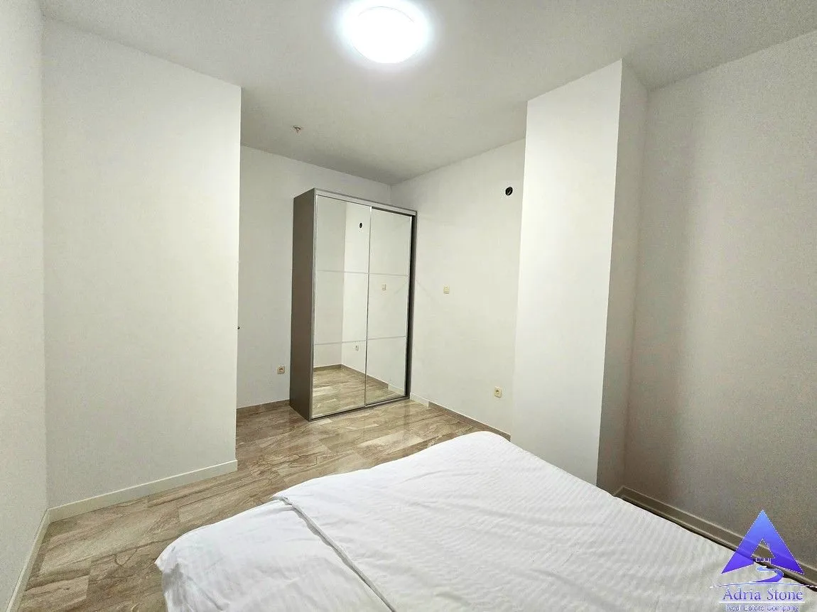 Prodaja, dvosoban stan, 77m², Centar, Budva
